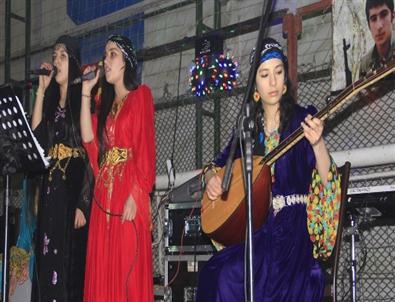 Kürt Sanatçı Diyar Hakkari’de Konser Verdi