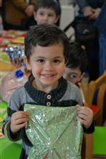 MİTHAT PAŞA - Masal Şatosunda Toplanan Hediyeler Çocuklara Dağıtıldı