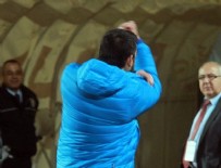 ÜMİT ÖZAT - Ümit Özat'tan taraftara şok hareket