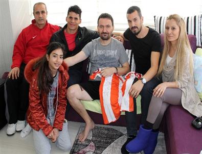 Adanaspor'dan Trafik Kazası Geçiren Taraftara Ziyaret
