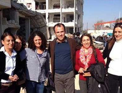 HDP'li 10 vekil Kobani'ye geçti