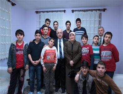 Vali Tuna ve Eşi Pervin Tuna’dan 'Sevgi Evleri”ne Ziyaret