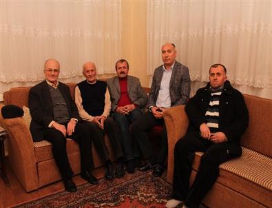 Sanatkarlardan Vefa Örneği