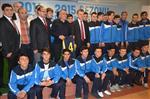 Gaziosmanpaşa Belediyesi'nden Amatör Spor Kulüplerine Malzeme Yardımı