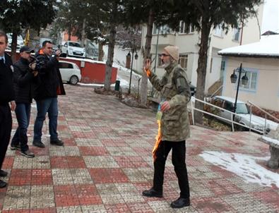 Kaymakamlık Binası Önünde Kendisini Ateşe Verdi