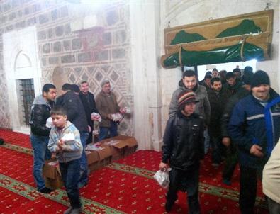 Küre Şefkat Derneği 700 Kişiye Kandil Simidi İkram Etti