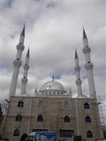 CAMİ İNŞAATI - -çayırlı Camii'nin Son Minare Tamamlandı