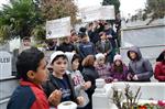 Üsküdarlı Çocukları Barış Manço'yu Mezarı Başında Andı