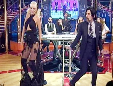 Dada Dandinista - Okan Bayülgen Bu Tarz Benim Ayşenur Balcı'nın Dansını Taklit Etti! / İzle