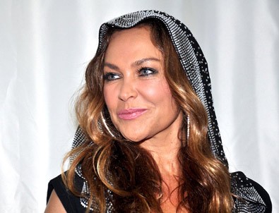 Oya Aydoğan: 'Hülya Avşar'ın Arda Turan'ın karşısında kıvırtmasını anlayamadım'