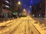 DAMPERLİ KAMYON - Uşak’ta Kar ve Soğukla Mücadele Devam Ediyor