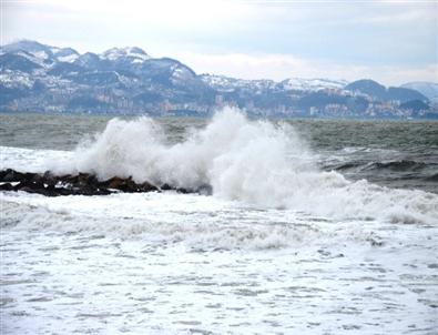 Karadeniz’de Dev Dalgalar