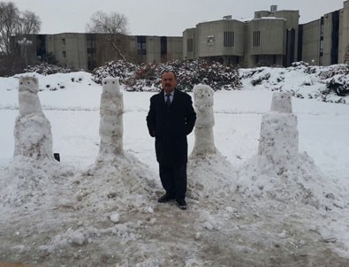 Oktay Vural'dan Meclis bahçesine kardan adam
