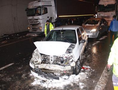 Tem Otoyolu'nda zincirleme kaza