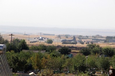 ABD Uçakları Diyarbakır'da