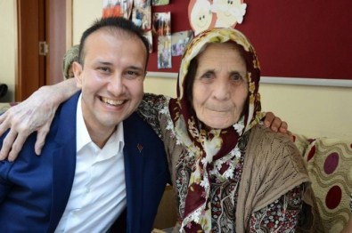 AK Parti'li Erürker, Huzurevi Sakinlerini Ziyaret Etti