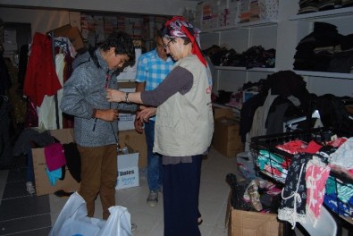 Cansuyu Afyonkarahisar'da 300 Aileye Kurban Bayramı Yardımında Bulundu