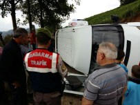Rize'de Trafik Kazası Açıklaması 13 Yaralı
