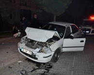 ALKOL MUAYENESİ - Kaza Yapan Alkollü Sürücünün Yakınları Polise Saldırdı