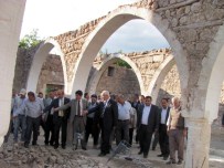 ÇÖKME TEHLİKESİ - Milletvekili Erdoğan Tarihi Camide Başlatılan Restorasyon Çalışmalarını İnceledi
