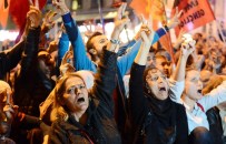 Taksim'de 'Patlama' Protestosu
