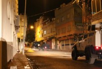 Siirt'te Polis Araçlarına Molotoflu Ve Taşlı Saldırı