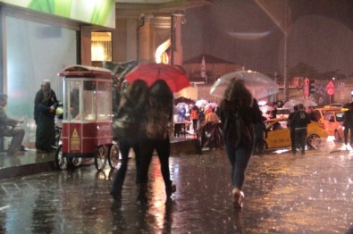 İstanbul'da Yağmur Etkili Oldu