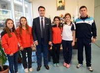 MUSTAFA DÜNDAR - Milli Judoculardan Başkan Dündar'a Ziyaret