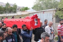İNŞAAT İŞÇİLERİ - Patlamada Ölen Erol Ekici Erzincan'da Toprağa Verildi
