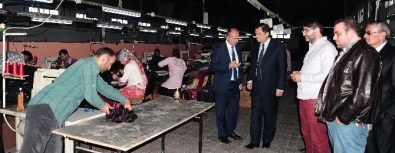 Sarıkaya'da Kapanan Ayakkabı Fabrikası Yeniden Üretime Başladı