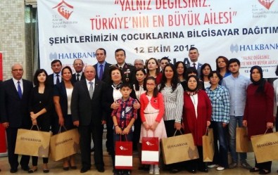 Şehit Çocuklarına Bilgisayar