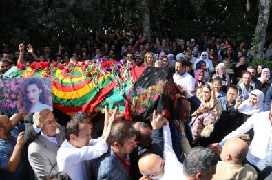 Tabutu PKK'nın Sözde Bayrağına Sarıldı