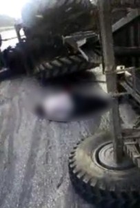 Belediye Traktörü Tır'la Çarpıştı Açıklaması 1 Ölü, 3 Yaralı