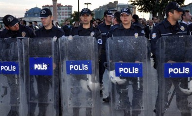 İstanbul'da Yürüyüşlere 'Güvenlik' İptali