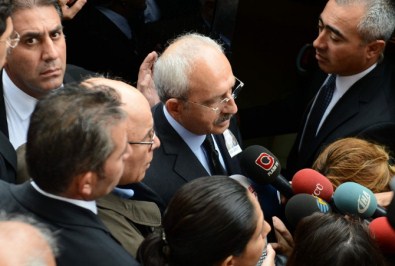 Kılıçdaroğlu Levent Kırca'nın Cenaze Töreninde Konuştu