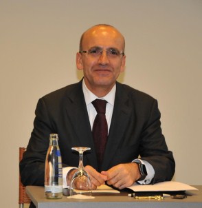 Maliye Bakanı Şimşek Almanya'da