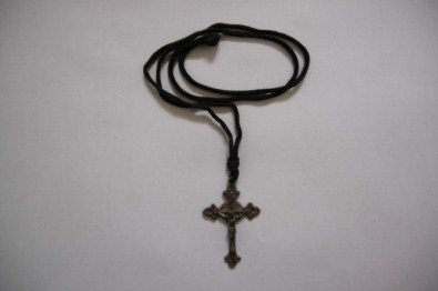 Terör Örgütüne Ait Mühimmat İçinden Haç Kolye Çıktı