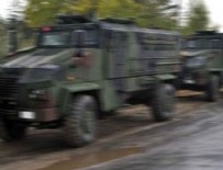 ASKERİ ARAÇ - Hakkari'de askeri araç devrildi: 13 asker yaralandı