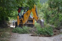 BENLIK - Benlik Mahallesi'nde Yollar Genişliyor