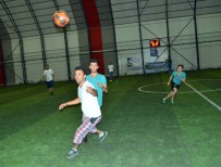 FUTBOL MAÇI - Burdur'da Adaylar Yeşil Sahaya Çıktı