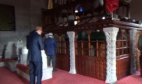 SELAHATTIN BEYRIBEY - Eski Bakan Akdağ Harakani Türbesini Ziyaret Etti