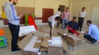 DİZİ OYUNCUSU - İstanbuldan Gelen Gönüllüler Köy Okuluna Etkinlik Sınıfları Yaptı