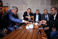 TAVUK DÖNER - Özhaseki Döner Kesti, Balık Kızarttı