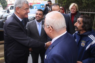 Rambo Okan Eski Bakanın Önünü Kesti Ve...