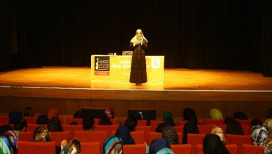 Aile Danışmanı Saliha Erdim Açıklaması 'Mutluluk Yüzeysel, Huzur İçtendir'