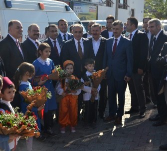 Bakan Topçu, Manisa'da Temel Atma Törenine Katıldı