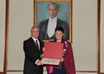 BAŞAK BURCU - Daha 2 Hafta Önce Profesör Olmuştu