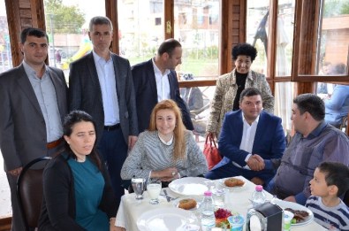 Yılmaz Engellileri Ağırladı