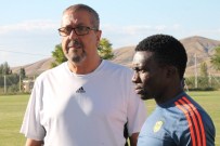 İRFAN BUZ - 5 Dil Bilen İrfan Buz Tercümanı İşinden Etti