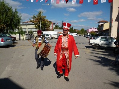 Asırlık Güreşlere Tellallı Davet